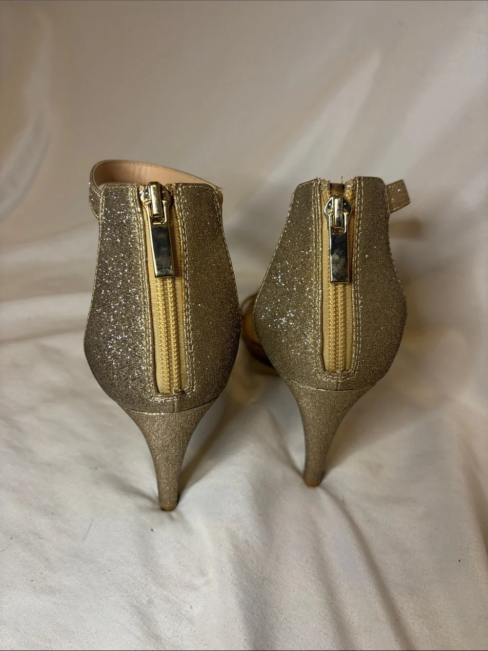 Kelly & Katie Leffli Sandal Gold Glitter Heel Size 7.5